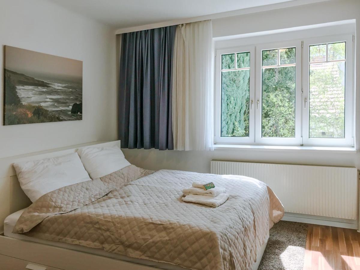 Ferienwohnung In Der Fussgaengerzone Gartenblick - Studio Apartment Eisenstadt Exterior photo